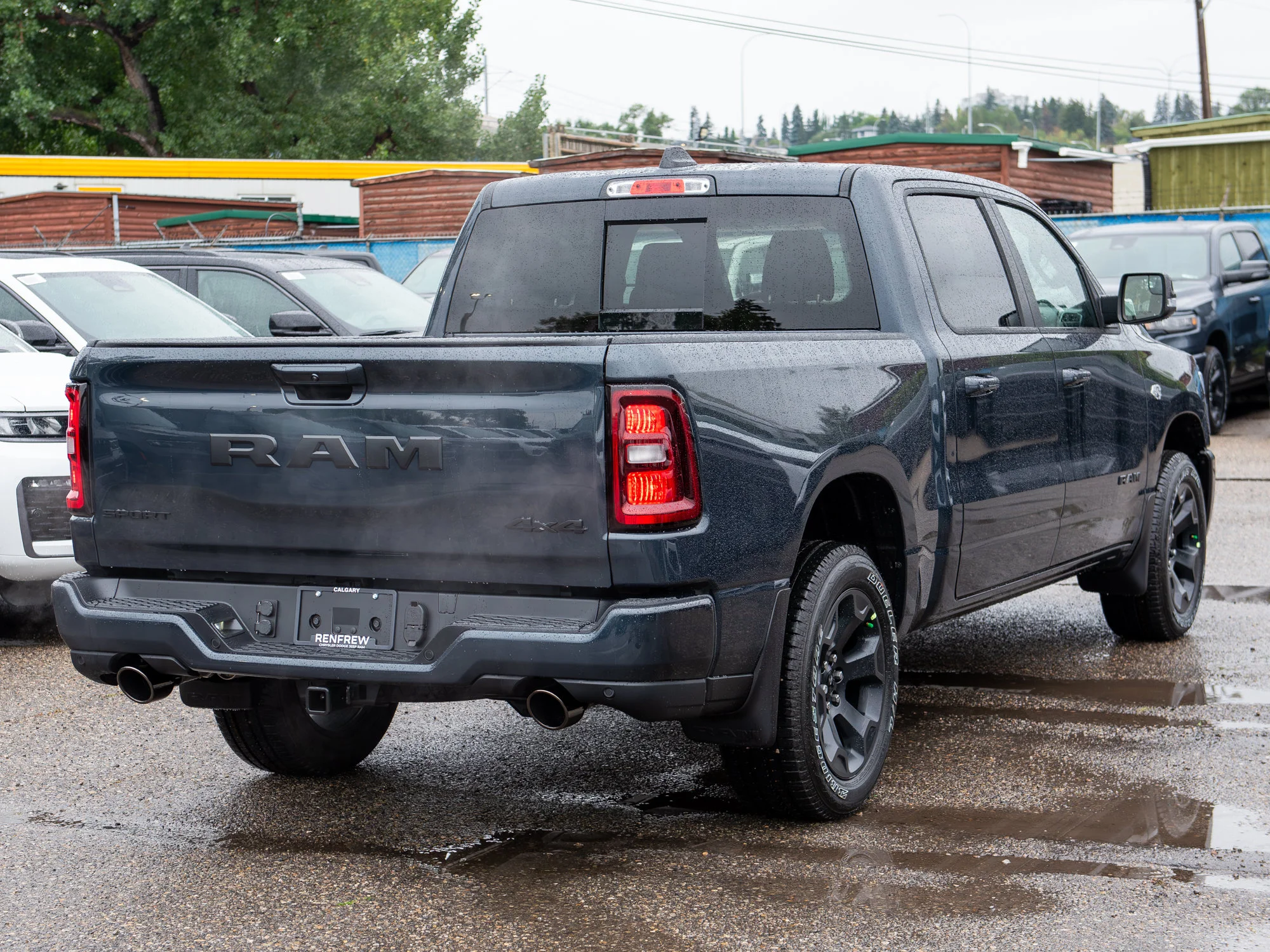 New 2026 Blue RAM Sport* Crew Cab 4x4, HEMI V8, 3.92 Rear Axle Ratio, Panoramic Sunroof image 6