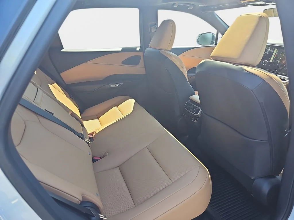 New 2026 Eminent White Pearl Lexus AWD image 36