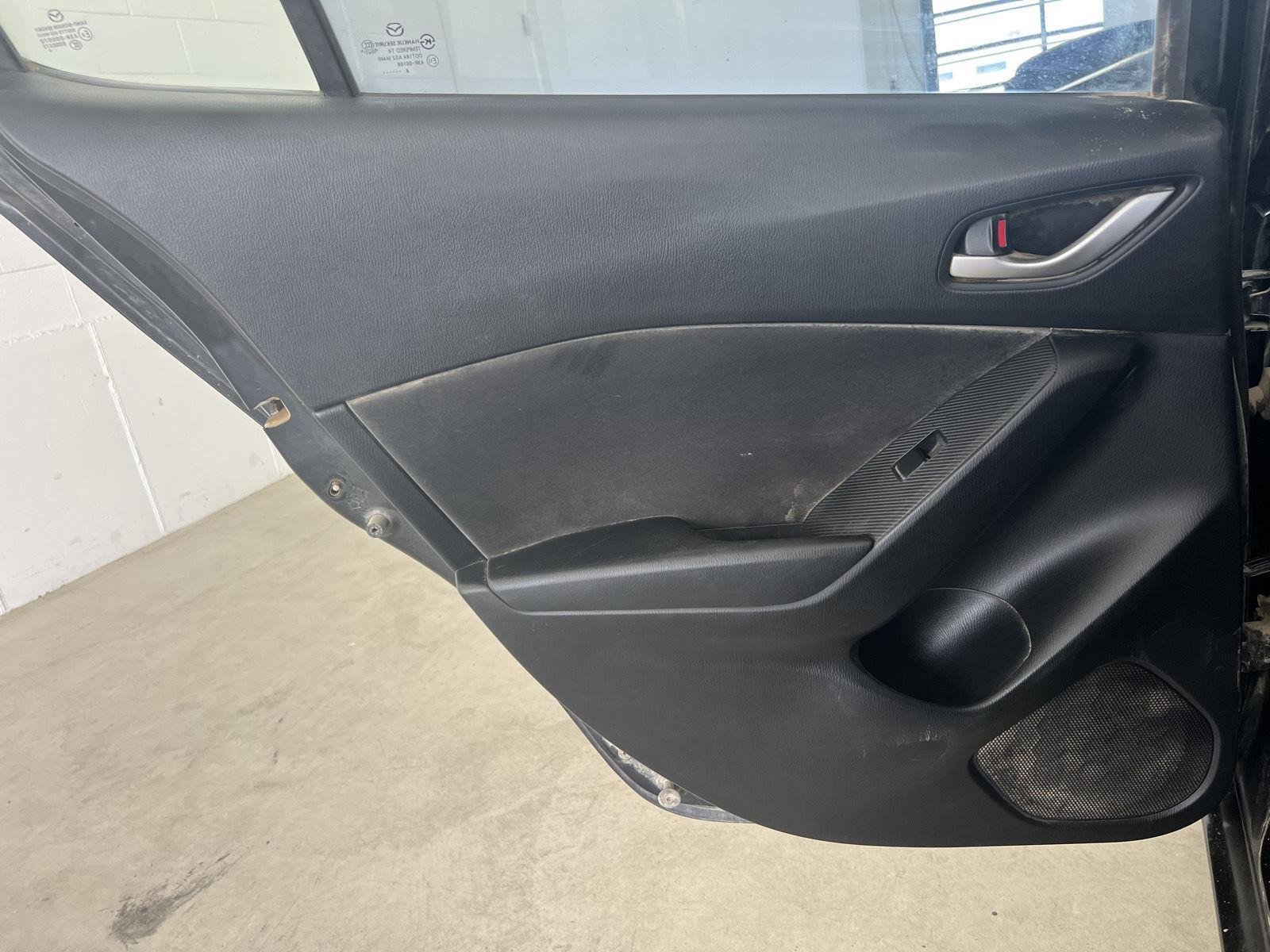 2015 Mazda MAZDA3 i Touring - Photo 24
