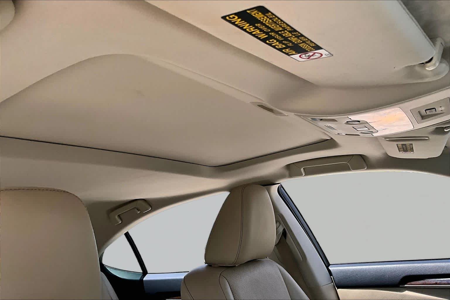 Used 2014 Obsidian Lexus  image 12