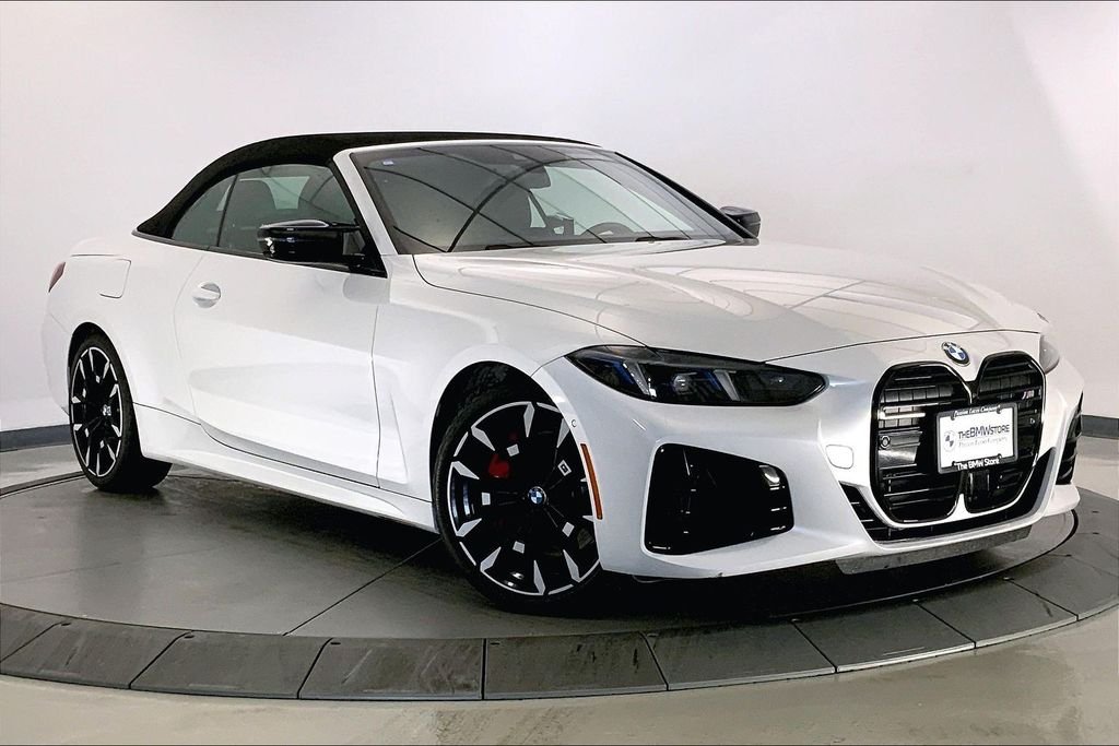 Used 2025 Mineral White Metallic BMW  image 32