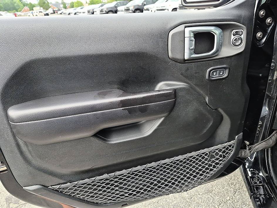 Used 2021 Black Clearcoat Jeep Unlimited Sport Altitude image 12