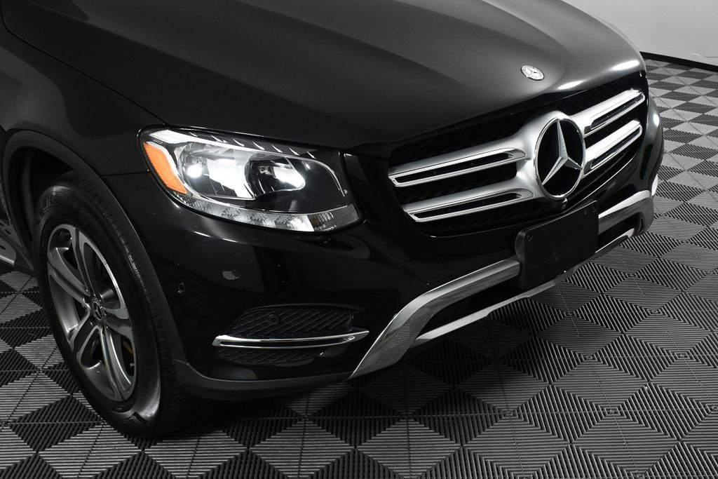Used 2017  Mercedes-Benz GLC 300 image 36