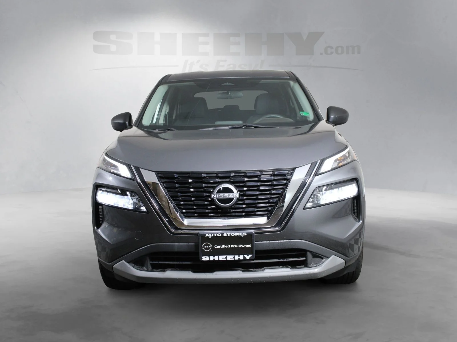 Used 2023 Gray Nissan S image 12