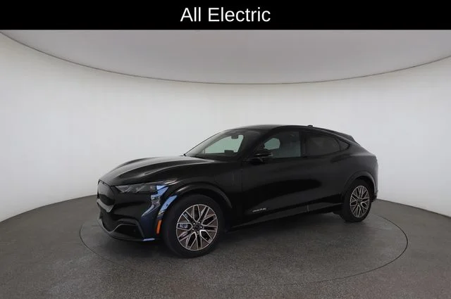 Used 2024 Black Ford Premium image 3