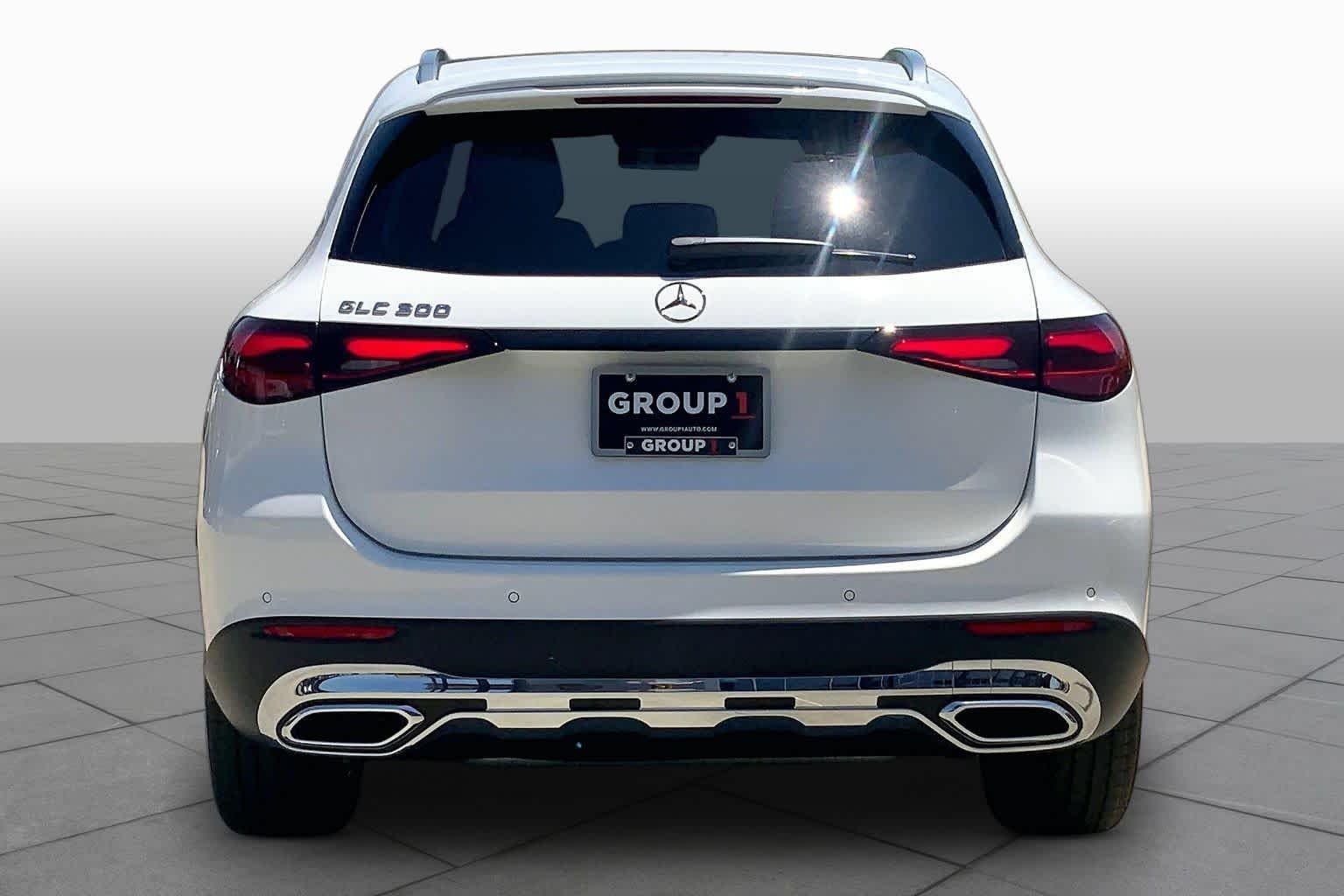 New 2026 Polar White Mercedes-Benz GLC 300 image 4