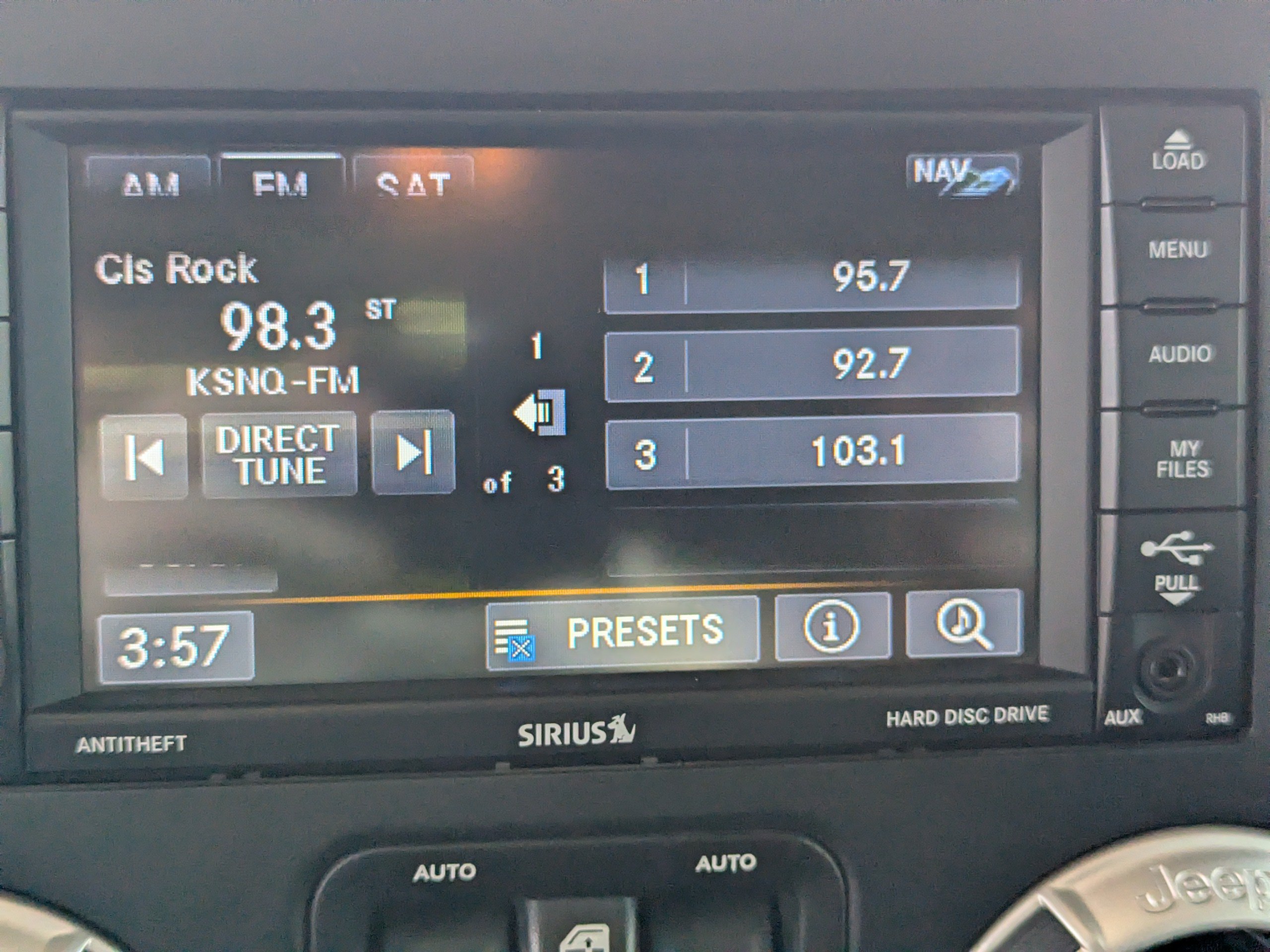 Used 2018  Jeep Rubicon image 19