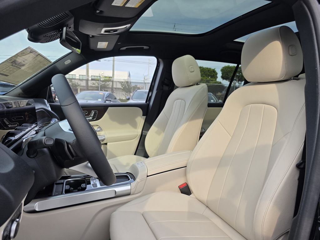 New 2026 Night Black Mercedes-Benz GLB 250 image 18
