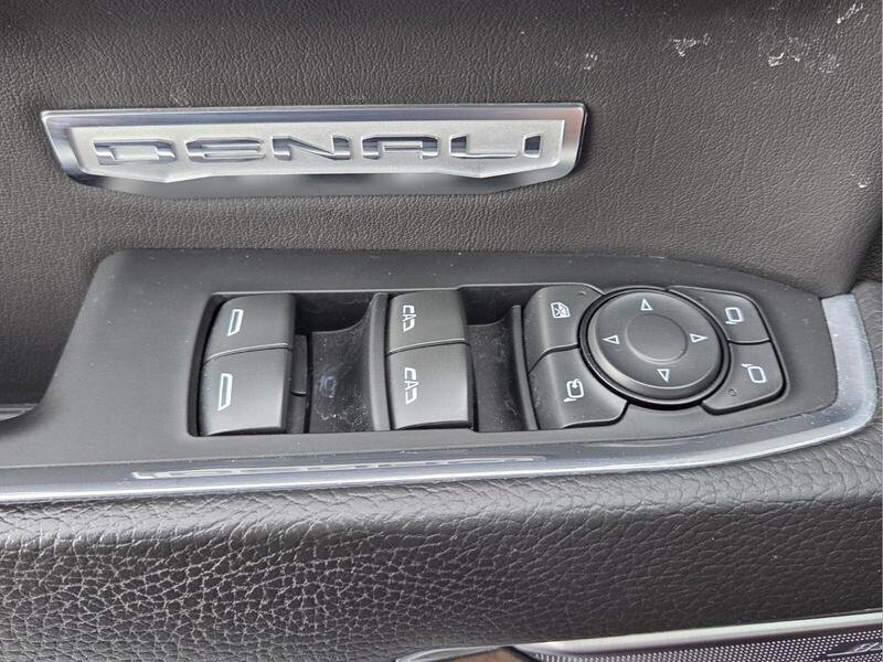 Used 2023 Sterling Metallic GMC 4WD CREW CAB 147" DENALI image 24