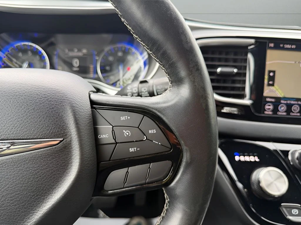 Used 2020 Black Chrysler Touring L image 20