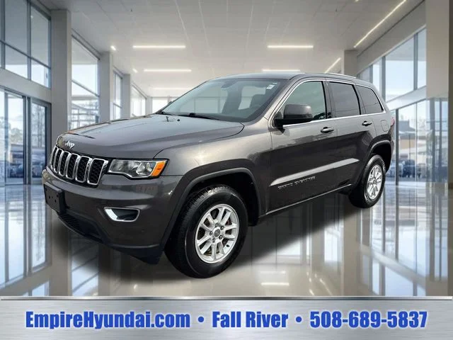 Used 2019 Gray Jeep Laredo E image 1