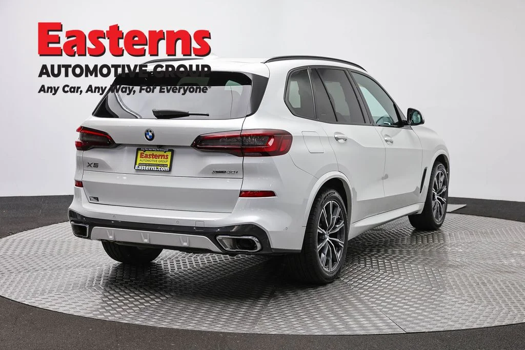 Used 2023 White BMW xDrive40i image 5