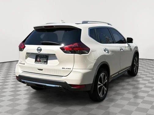 Used 2018 White Nissan SL image 3