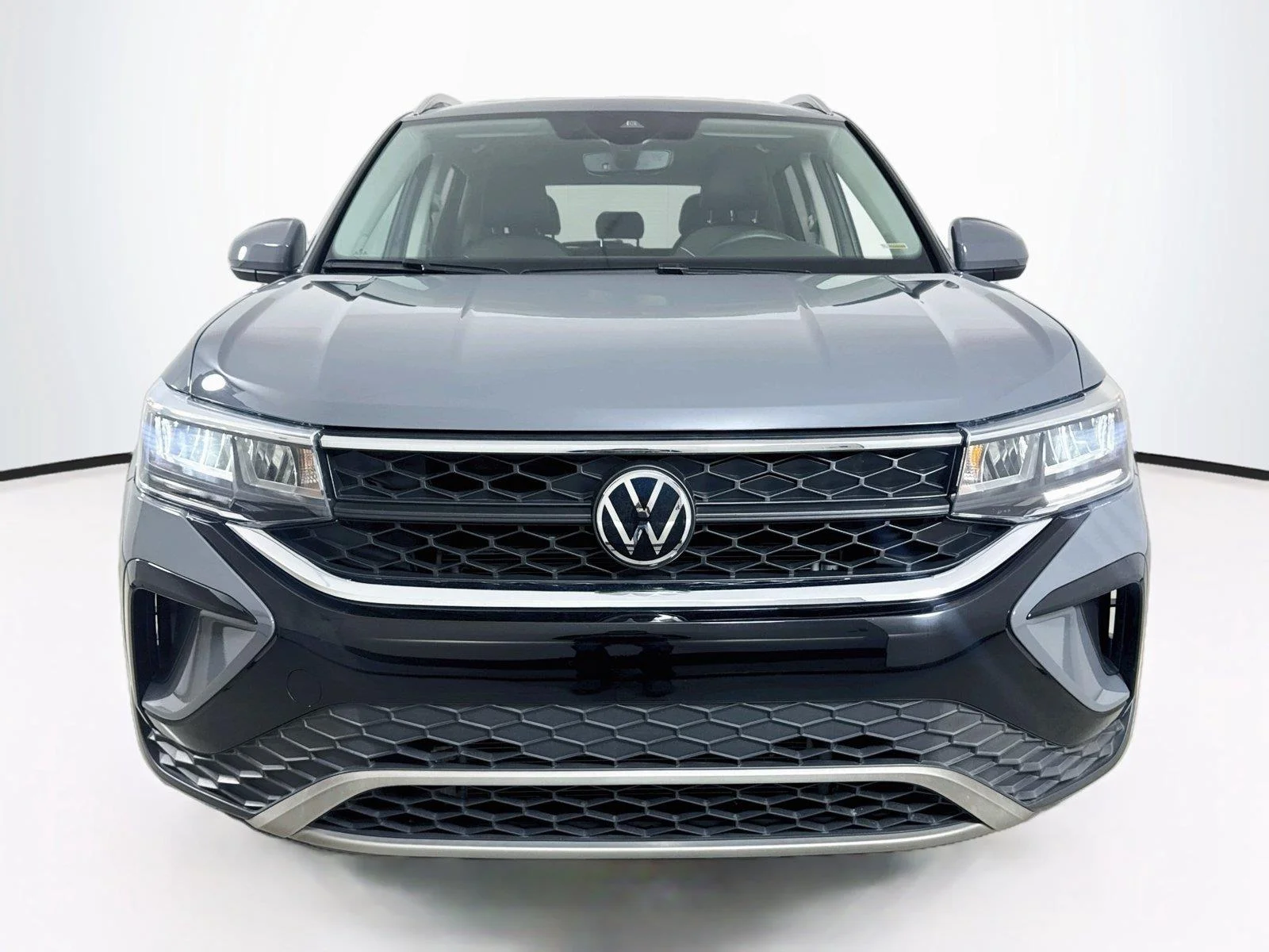 Used 2023 Pure Gray Volkswagen SE image 4