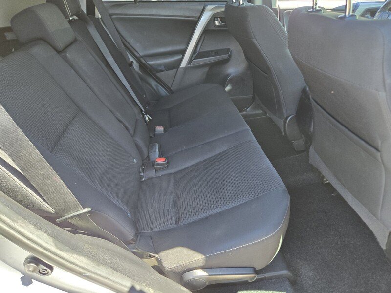 2018 Toyota RAV4 XLE - Photo 14
