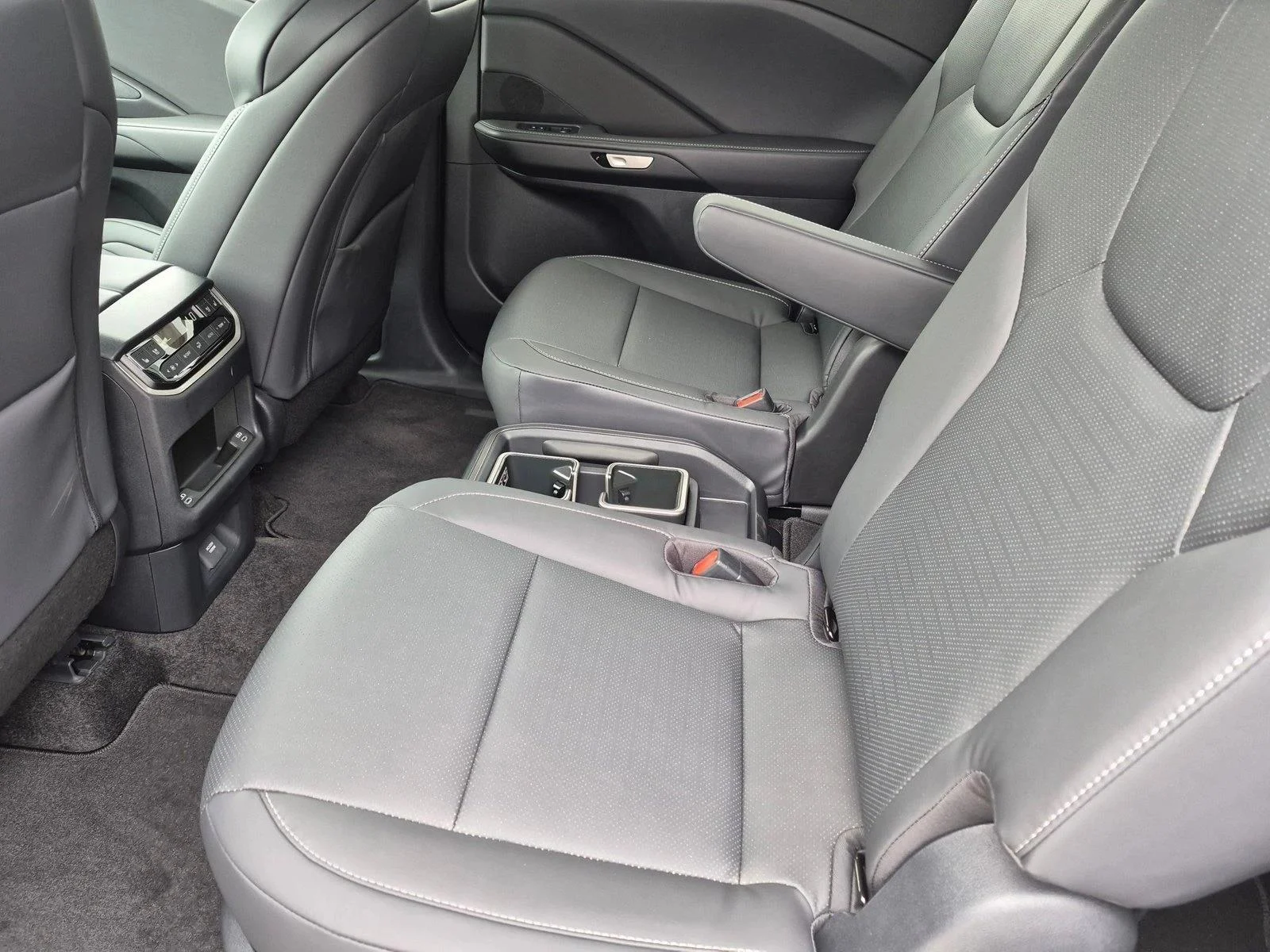 New 2026 Wind Chill Pearl Lexus TX 500h F SPORT PERFORMANCE PREMIUM AWD image 15