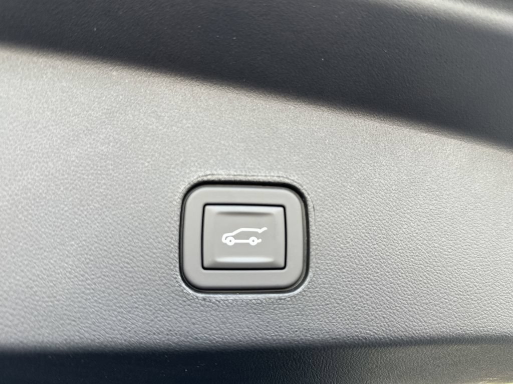 New 2026 Stellar Black Metallic Cadillac V-Series Premium image 34