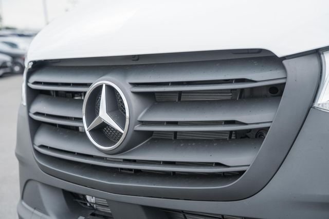 New 2026 Arctic White Mercedes-Benz Cargo 170 WB image 11