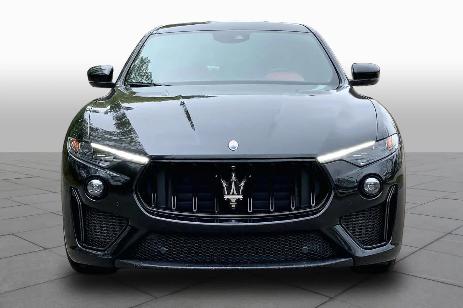 Used 2021 Nero Ribelle Metallic Maserati Trofeo image 4