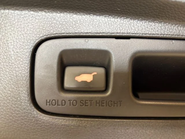 Used 2024 Silver Honda EX-L image 26
