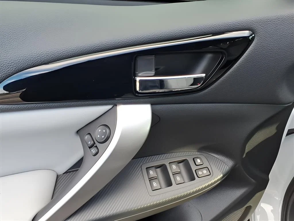 2026 Mitsubishi Eclipse Cross SEL - Photo 10