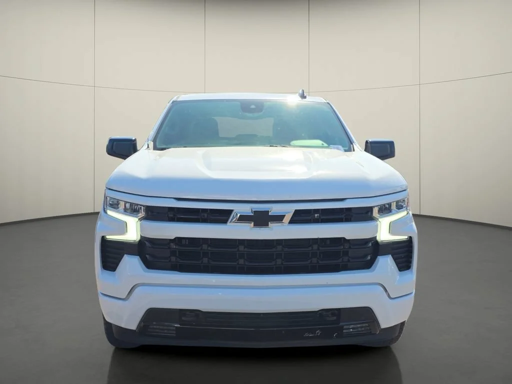 Used 2023 Summit White Chevrolet RST image 2