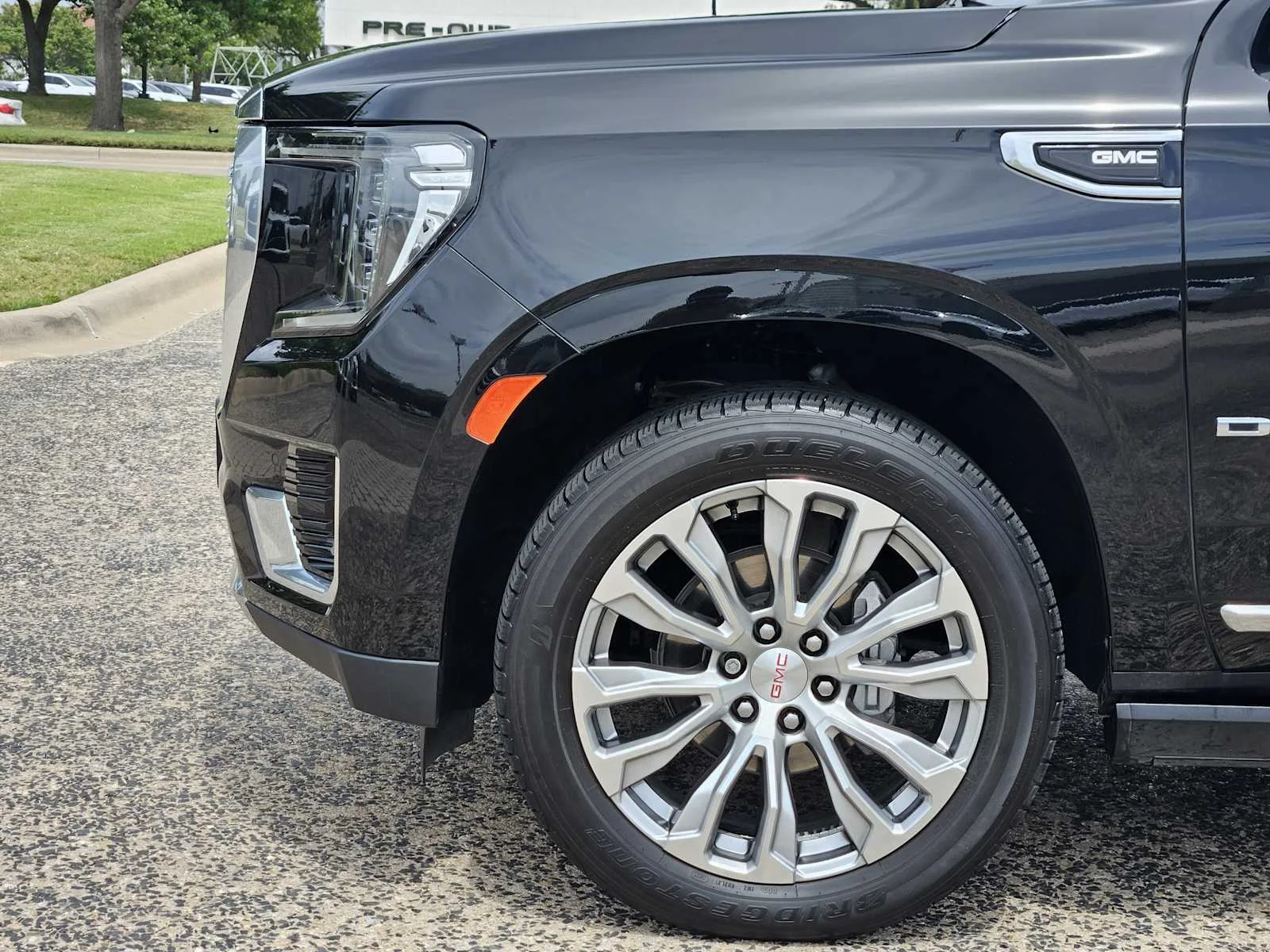Used 2023 Onyx Black GMC Denali image 5