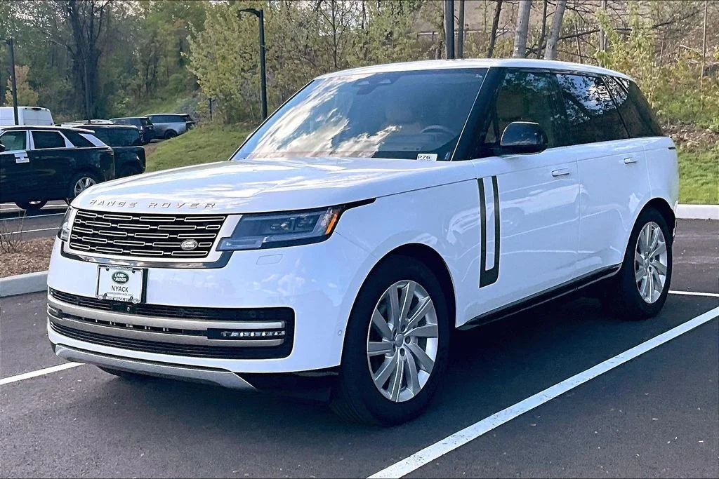 2024 Land Rover Range Rover 3.0 SE SWB's photo