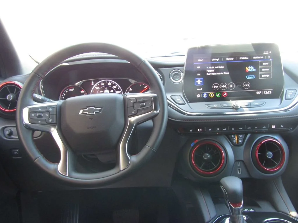 Used 2025 Black Chevrolet RS image 5