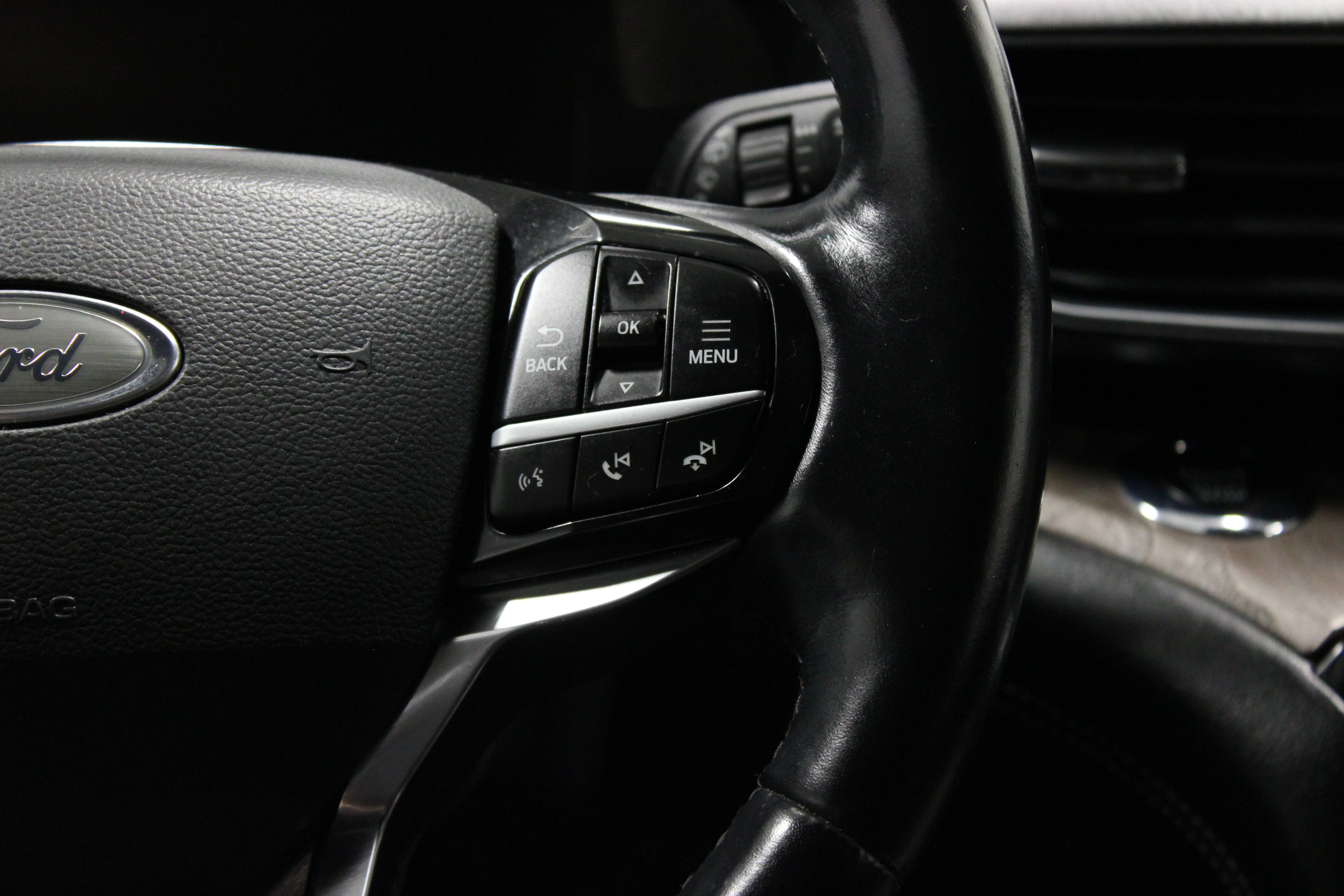 Used 2022 Agate Black Metallic Ford Platinum image 25