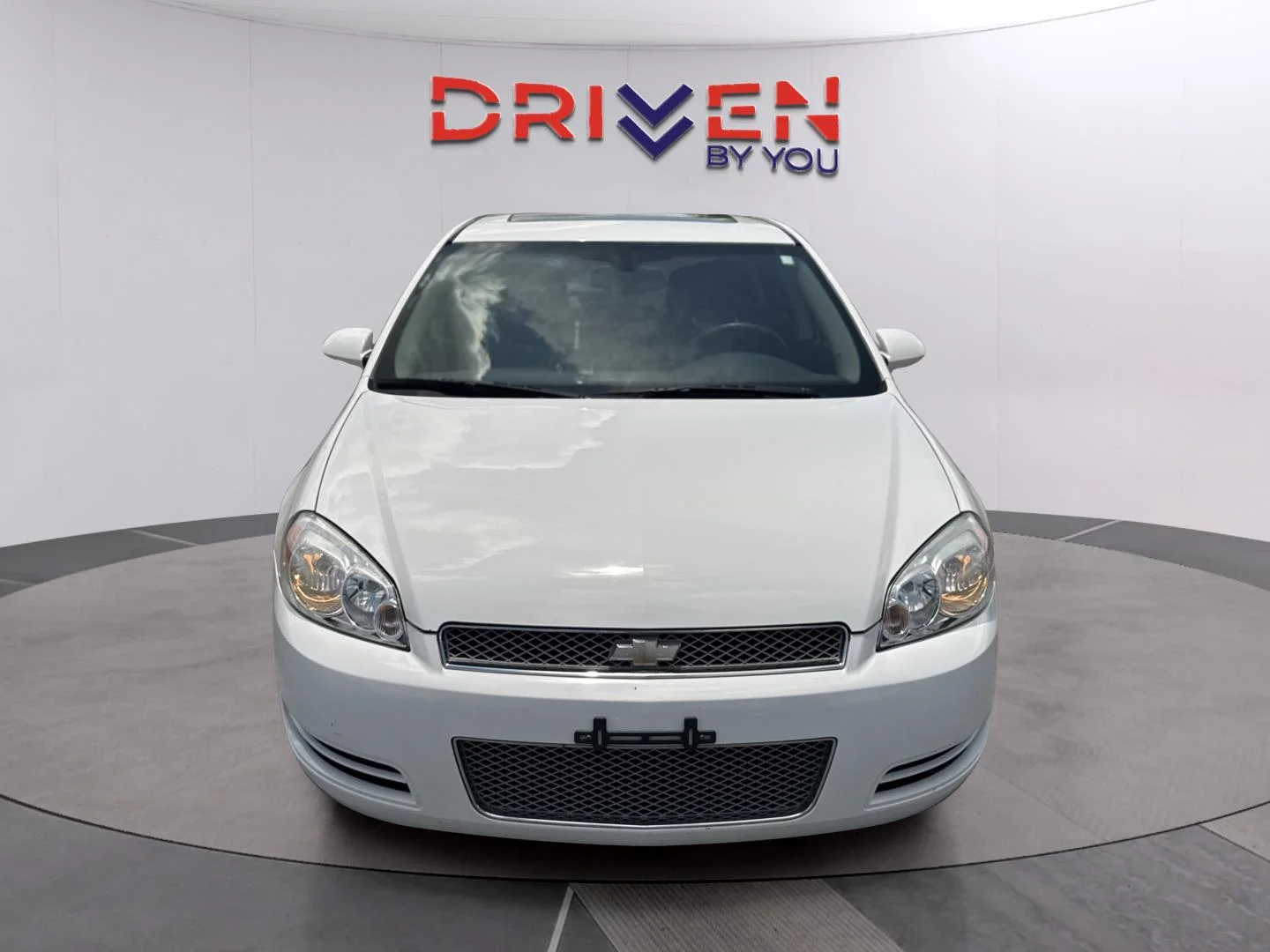 Used 2015 SUMMIT WHITE Chevrolet LT image 9