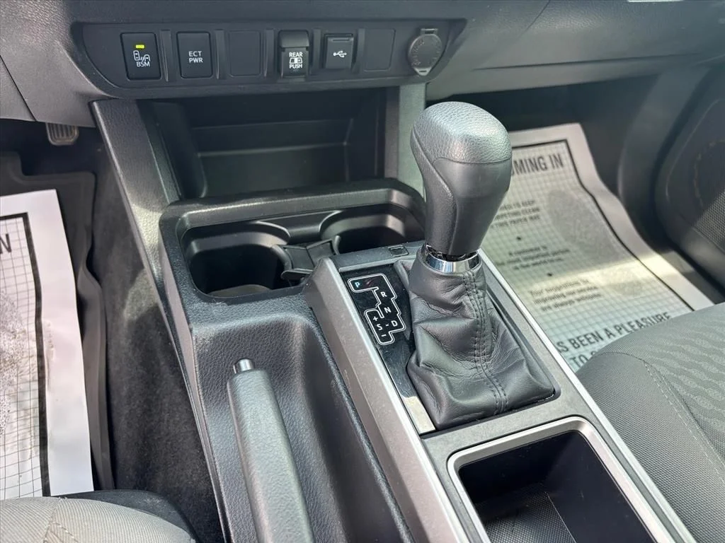 Used 2022 Red Toyota SR5 image 18