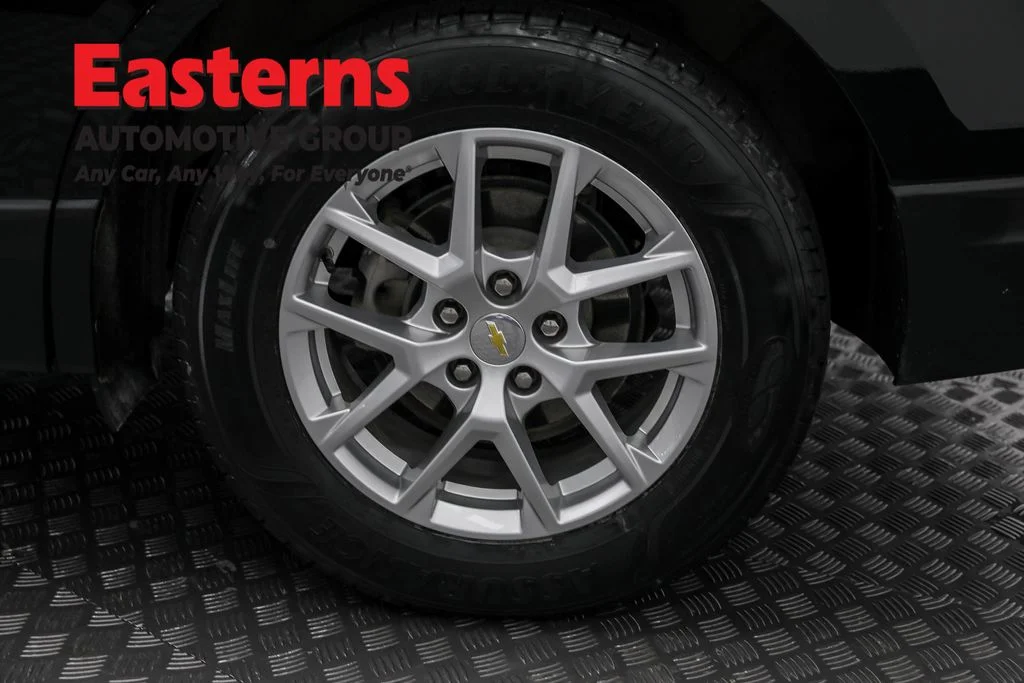 Used 2022 Black Chevrolet LS image 32