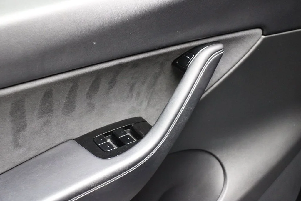Used 2020 Solid Black Tesla Long Range image 19