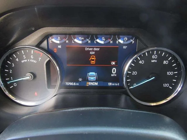 Used 2022 White Metallic Ford XLT image 28