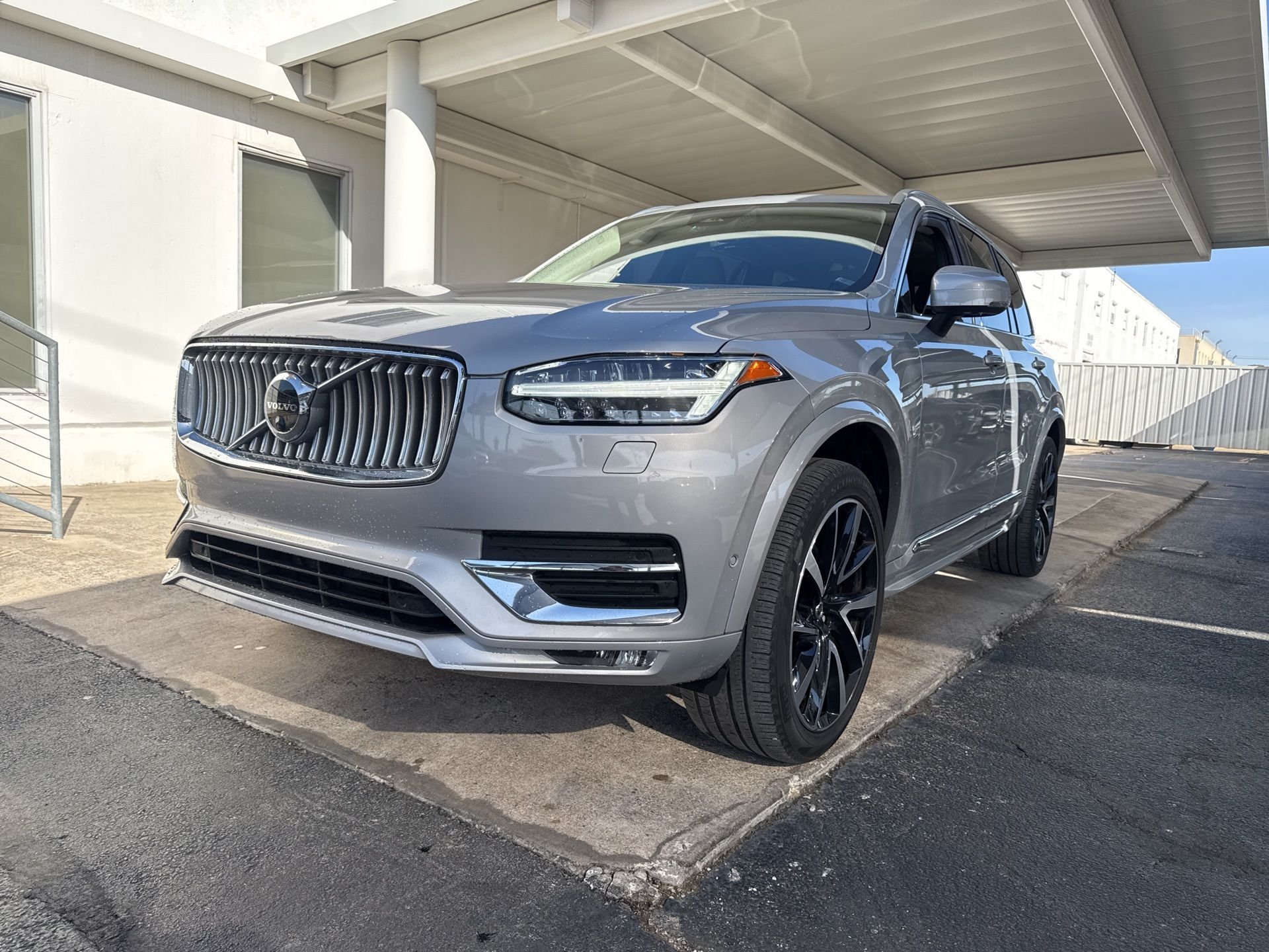 2023 Volvo XC90 B5 Plus 4WD's photo