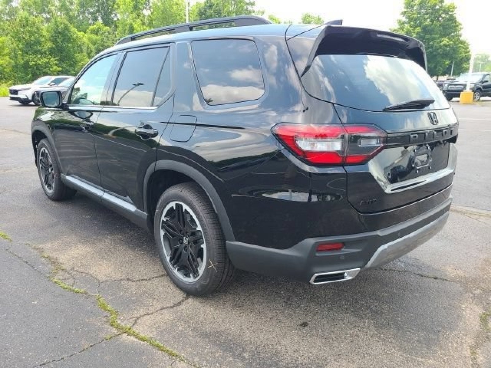 New 2026 Crystal Black Pearl Honda Touring image 4