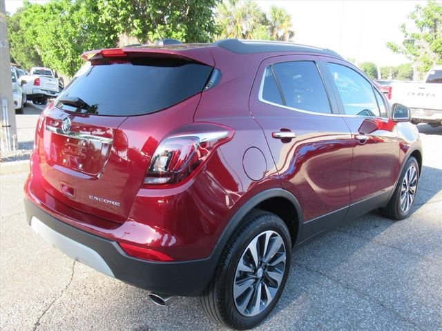 Used 2022  Buick Preferred image 6