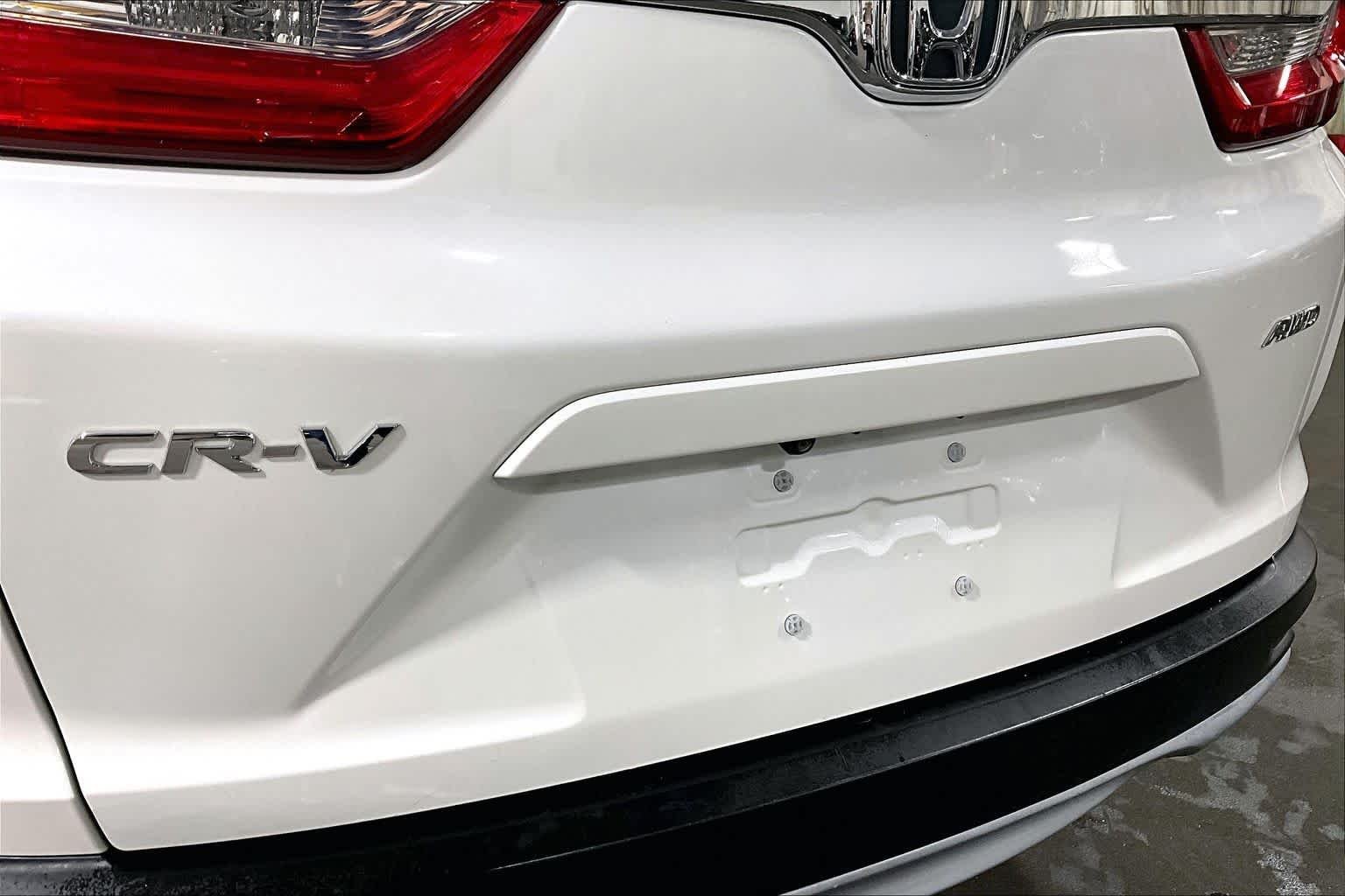 Used 2018 White Diamond Pearl Honda EX-L image 31