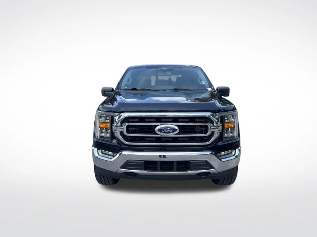 Used 2022 Blue Metallic Ford XLT image 3
