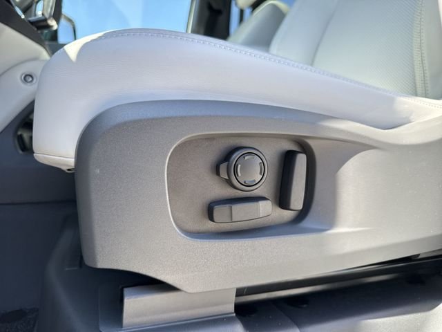 2026 Land Rover Defender X-Dynamic SE - Photo 11