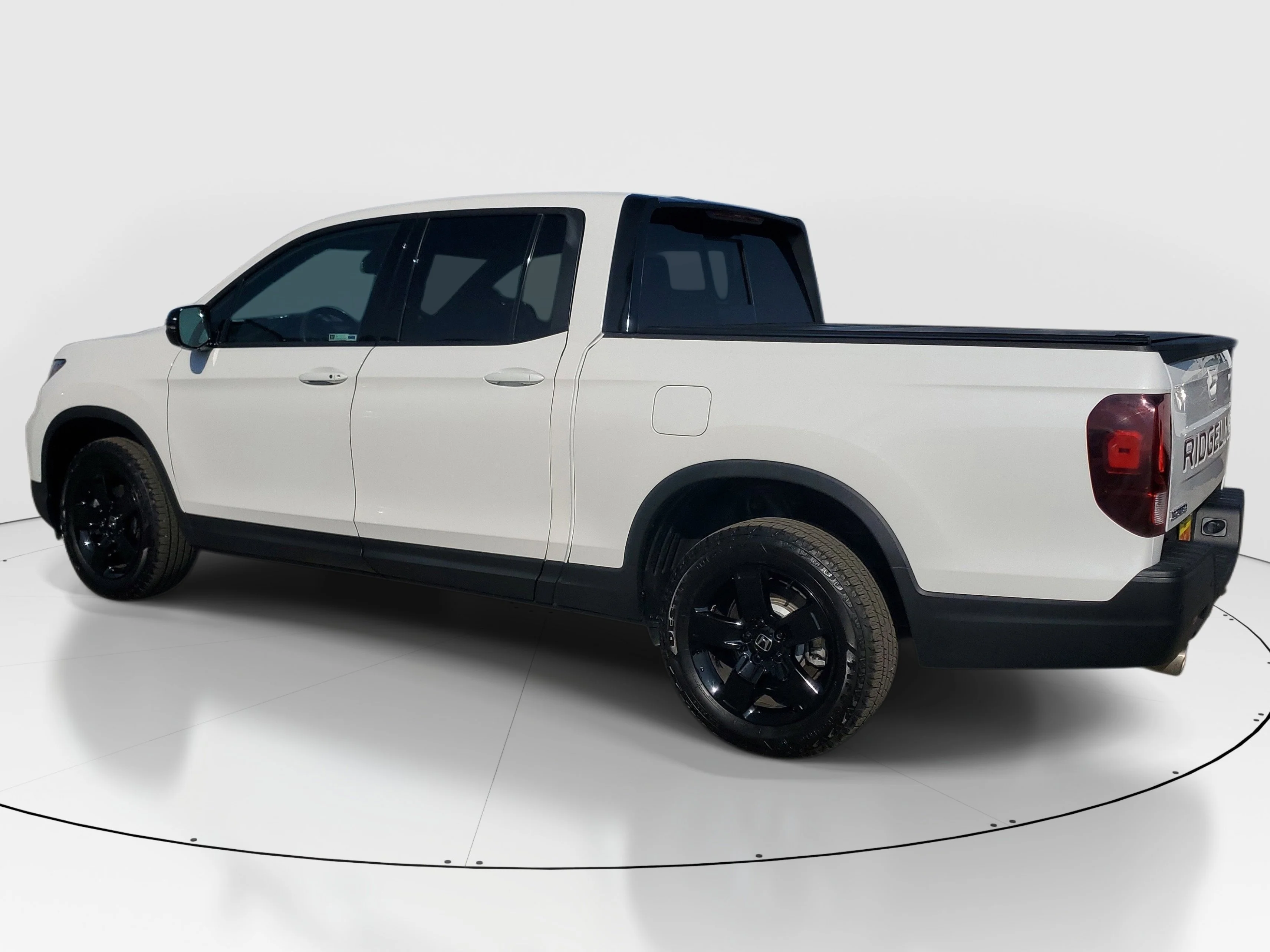 Certified Used 2025  Honda Black Edition image 3