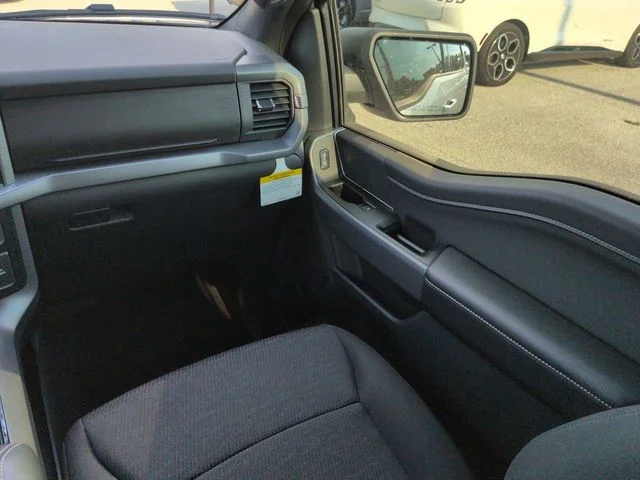 New 2026 Oxford White Ford XLT image 17