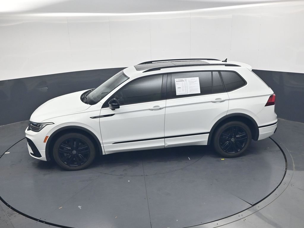 Used 2022  Volkswagen 2.0T SE R-Line Black image 28