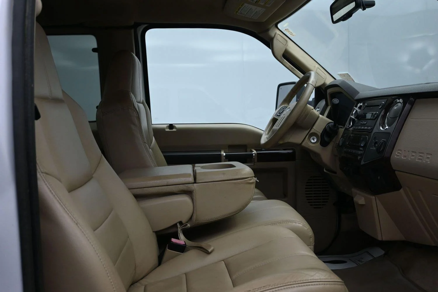 Used 2008 White Ford XL image 10