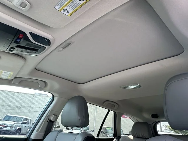 Used 2022 Silver Subaru Limited image 23