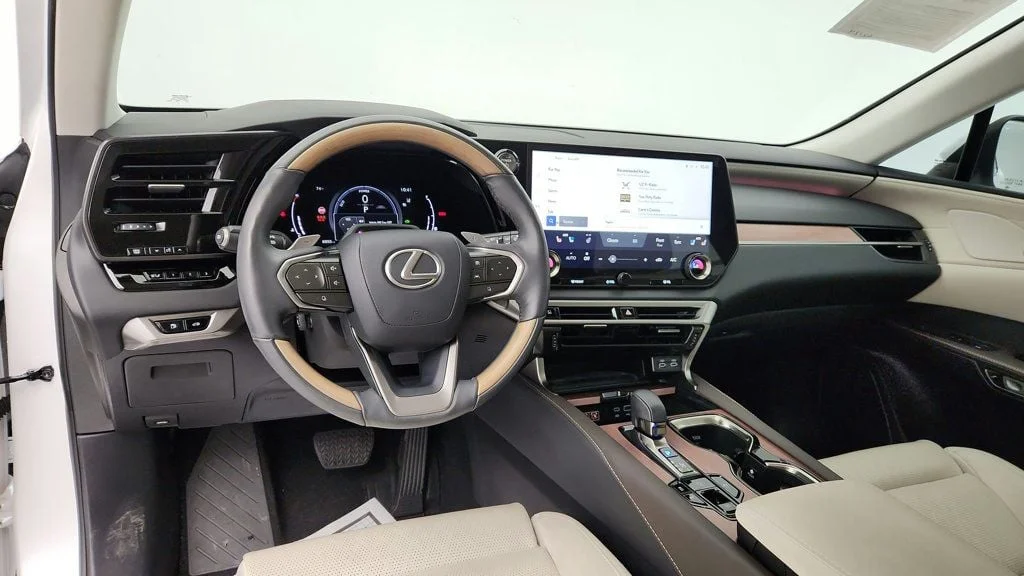 Used 2023 Eminent White Pearl Lexus RX 350h Luxury AWD w/ Mark Levinson Audio & LED Headlamps image 12