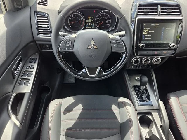 New 2026 White Mitsubishi 2.0 SE image 9