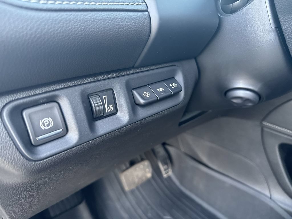Certified Used 2023 Ultra Blue Metallic GMC SLT image 30