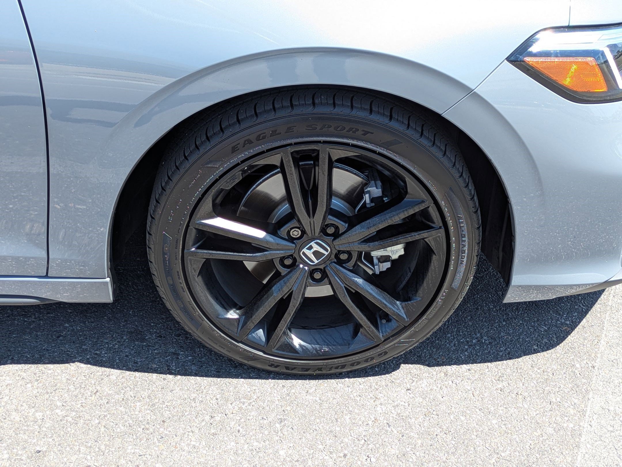 Used 2025 Urban Gray Pearl Honda  image 12
